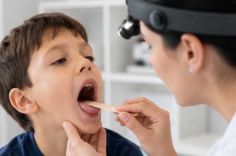 آیا برداشتن لوزه و لوزه سوم سیستم ایمنی کودک را ضعیف می‌کند؟